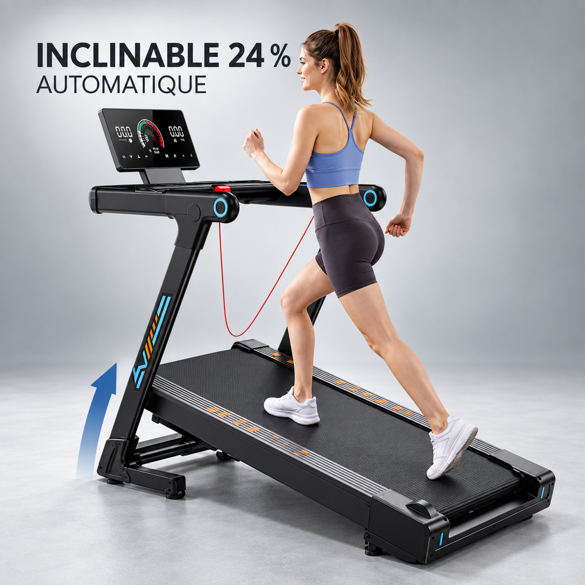 Tapis inclinable utilisé par une femme, avec une flèche montrant le relèvement de la bande et la mention « Inclinable 24 % automatique » : RUNVIA T10.